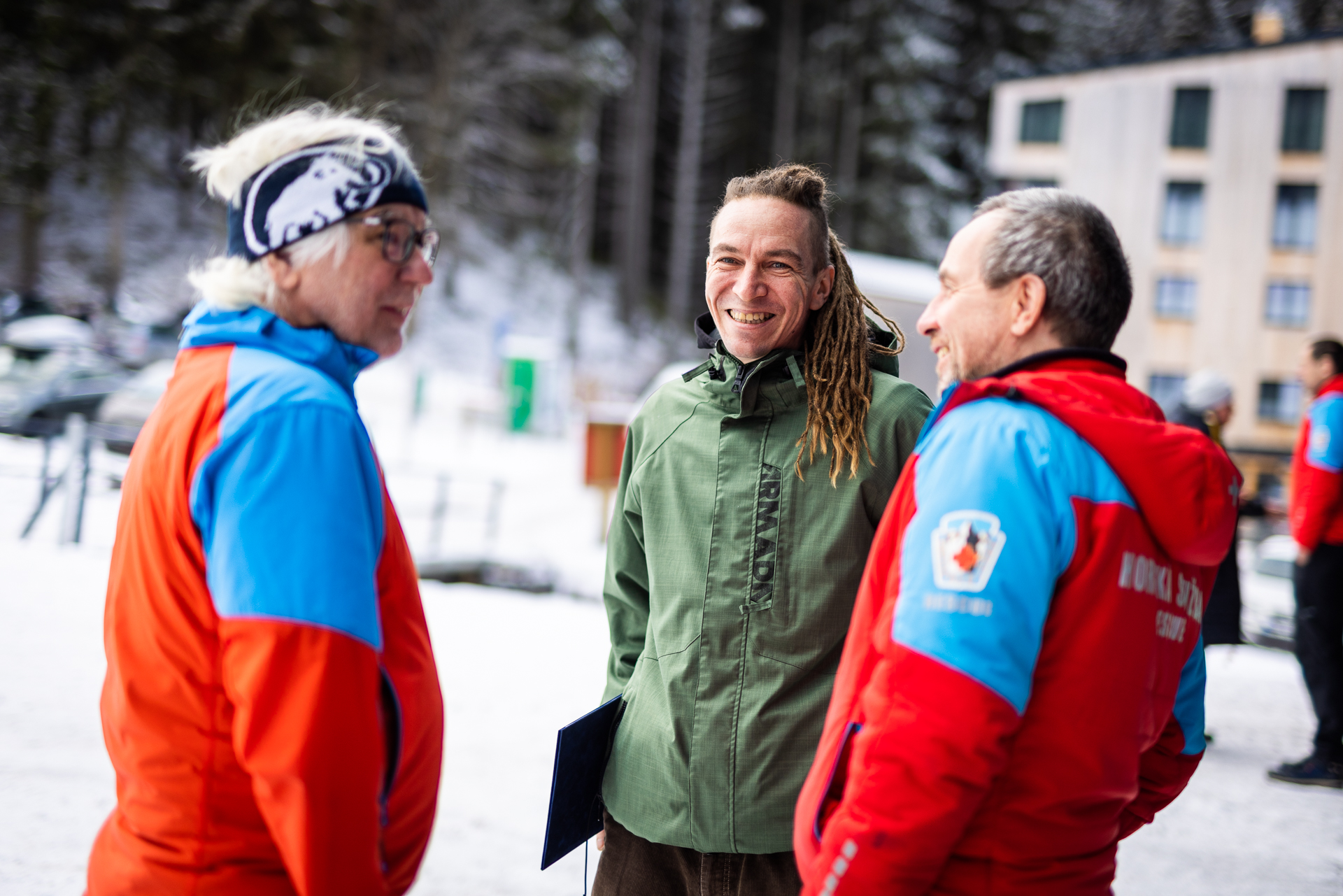 MMR: Bartoš navštívil Horskou službu v Peci pod Sněžkou. Řešil její práci i digitalizaci cestovního 