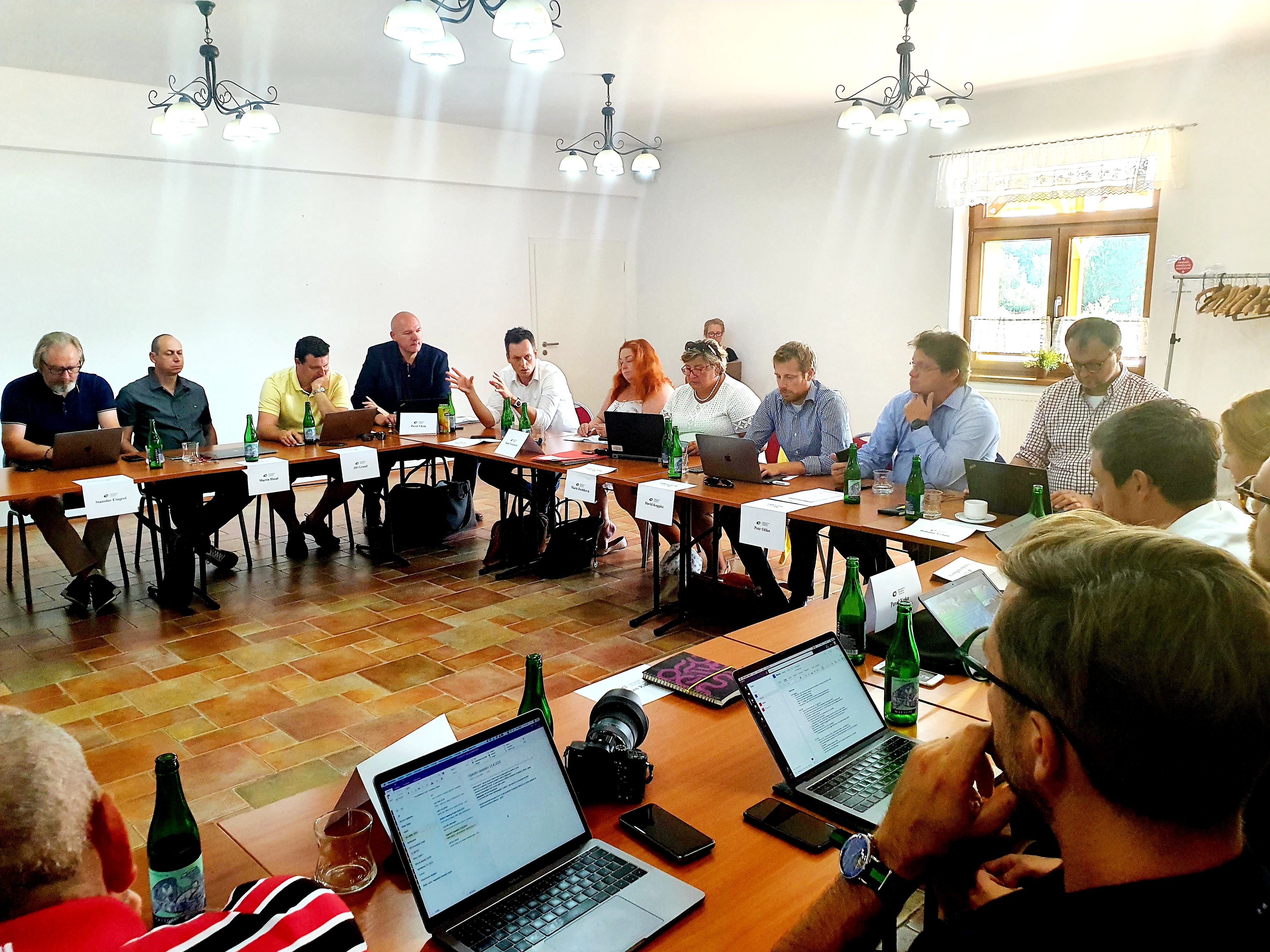 Zavádění 5G sítí v ČR pokračuje, pilotní projekty pro lepší život obyvatel postupně realizuje Bílina, Jeseník, Karlovy Vary, Plzeň i Ústí nad Labem